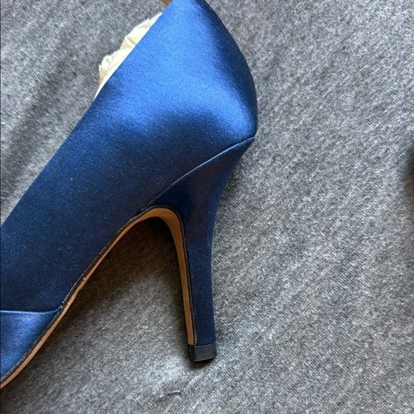 VINTAGE 2000s Y2K Blue Satin Rhinestone Women's Heels - Size 8 (M-standard width - Picture 3 of 4